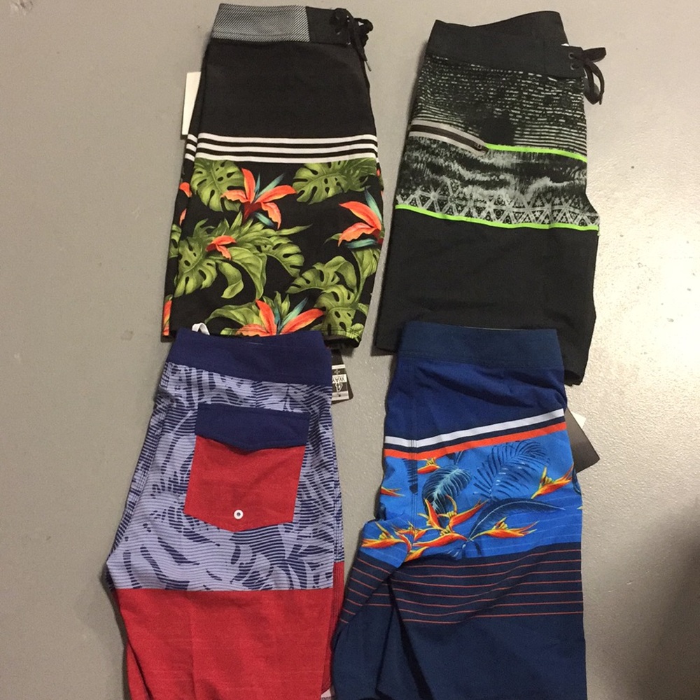 Men’s board shorts NEW!!